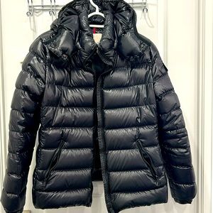 MONCLER MAIRE SHORT DOWN JACKET